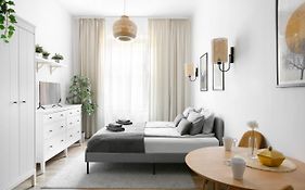 Charming Apartment, Wawel & Old Town Krakow