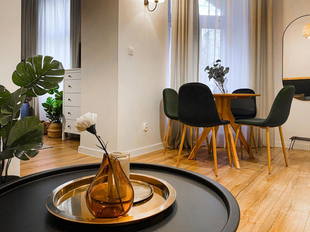 Charming Apartment, Wawel & Old Town Cracovia Esterno foto